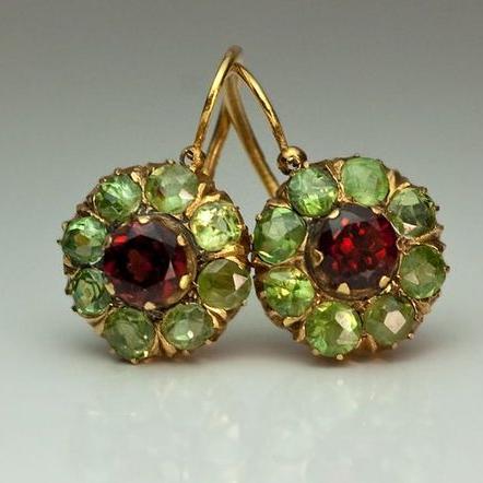 Juliette | Boucles d'oreilles vintage arrondies en cristal vert et rouge